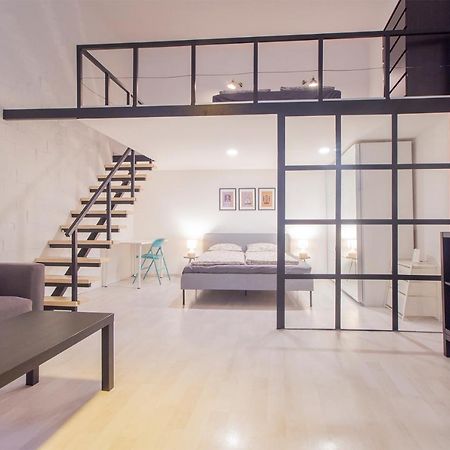 Industrial Double Loft Apartment Budapest Esterno foto