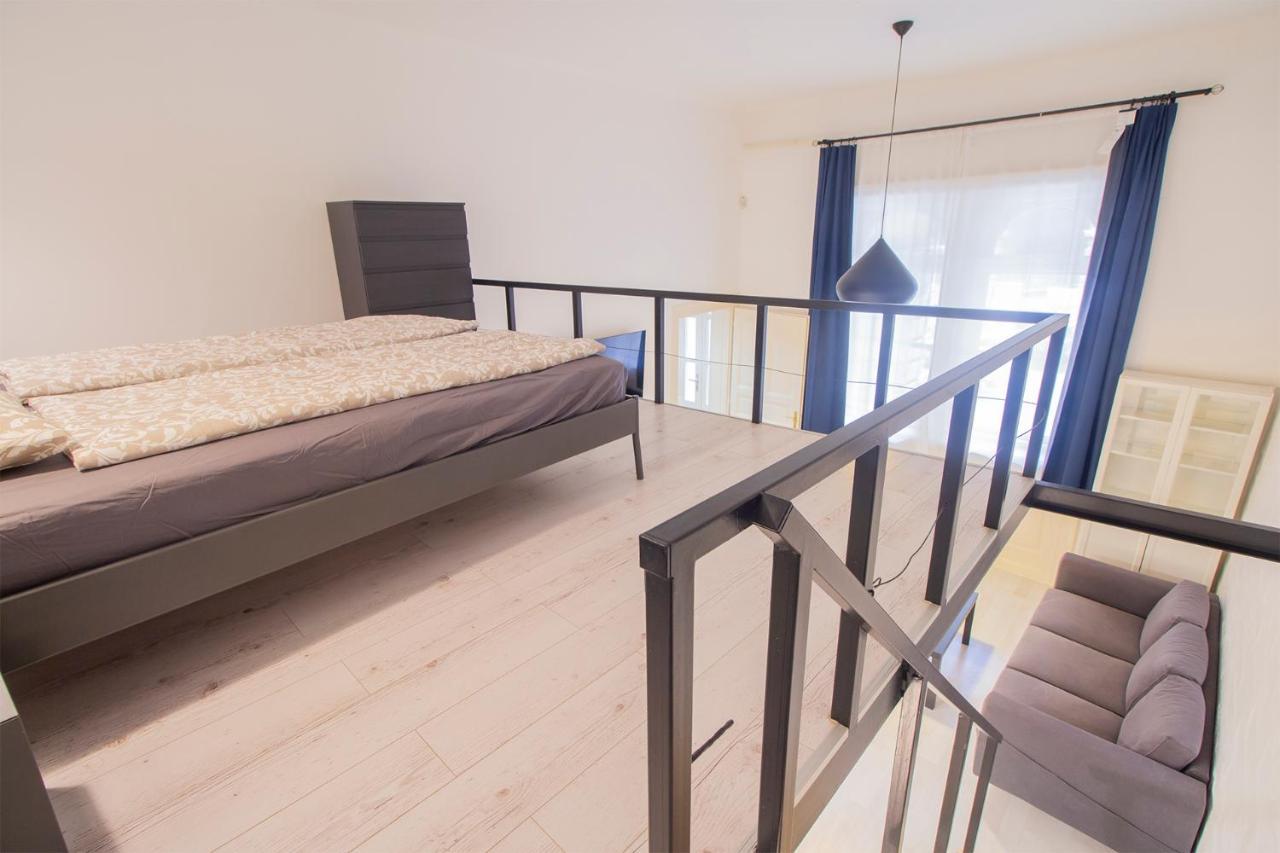 Industrial Double Loft Apartment Budapest Esterno foto