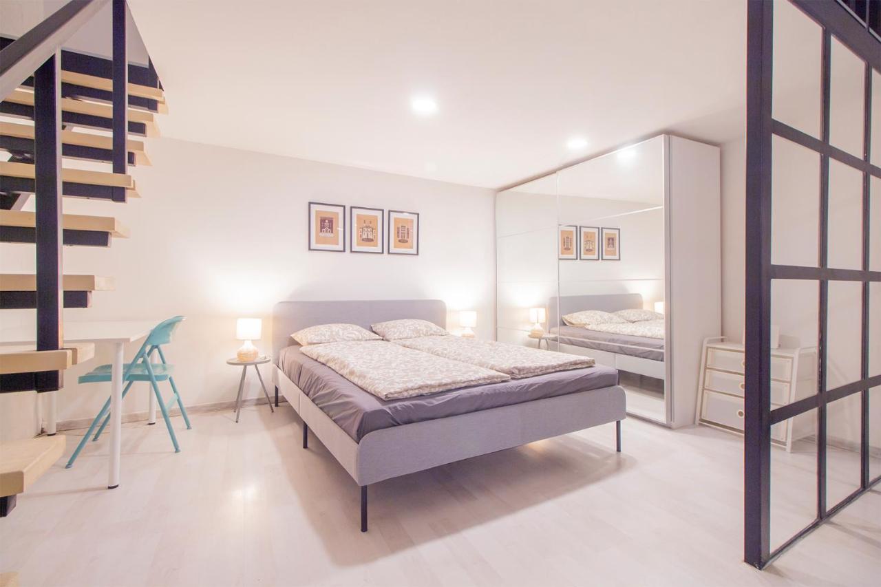 Industrial Double Loft Apartment Budapest Esterno foto