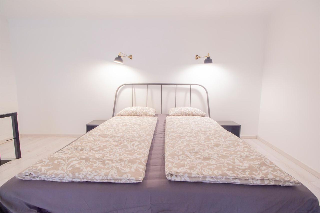 Industrial Double Loft Apartment Budapest Esterno foto