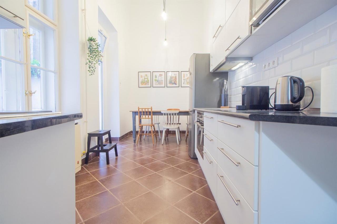 Industrial Double Loft Apartment Budapest Esterno foto