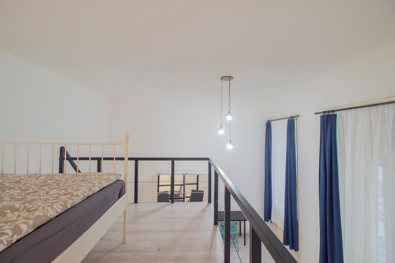 Industrial Double Loft Apartment Budapest Esterno foto