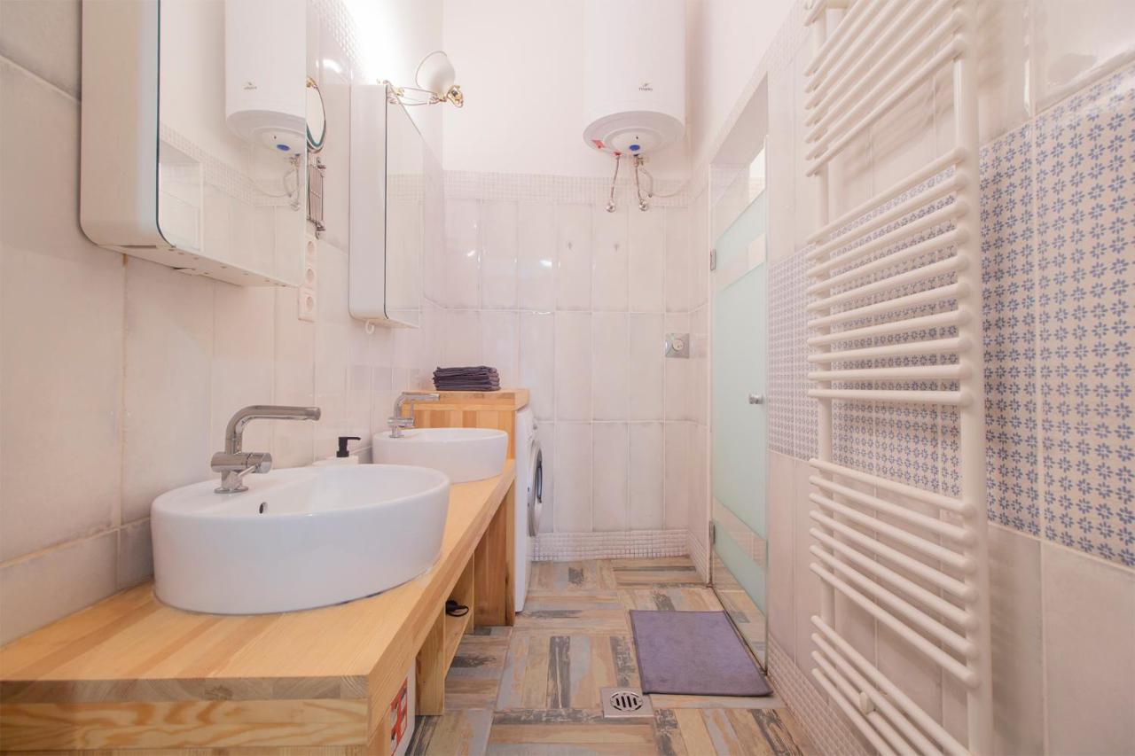 Industrial Double Loft Apartment Budapest Esterno foto