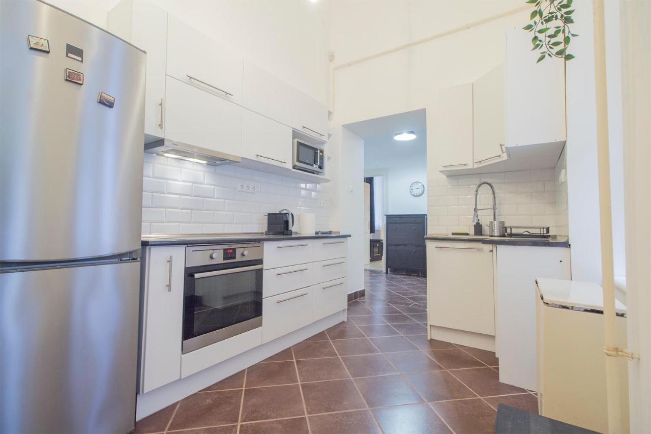 Industrial Double Loft Apartment Budapest Esterno foto