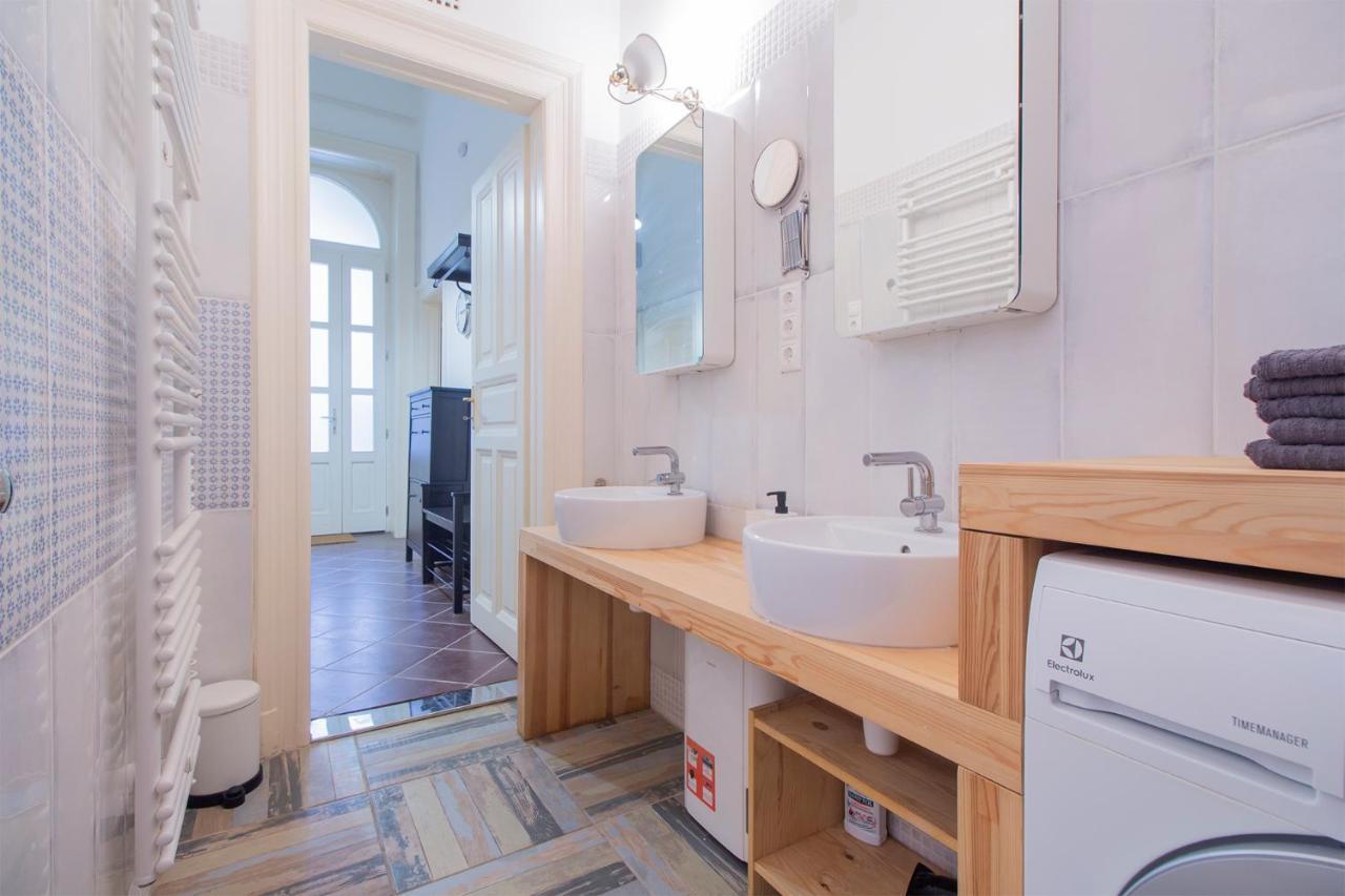 Industrial Double Loft Apartment Budapest Esterno foto