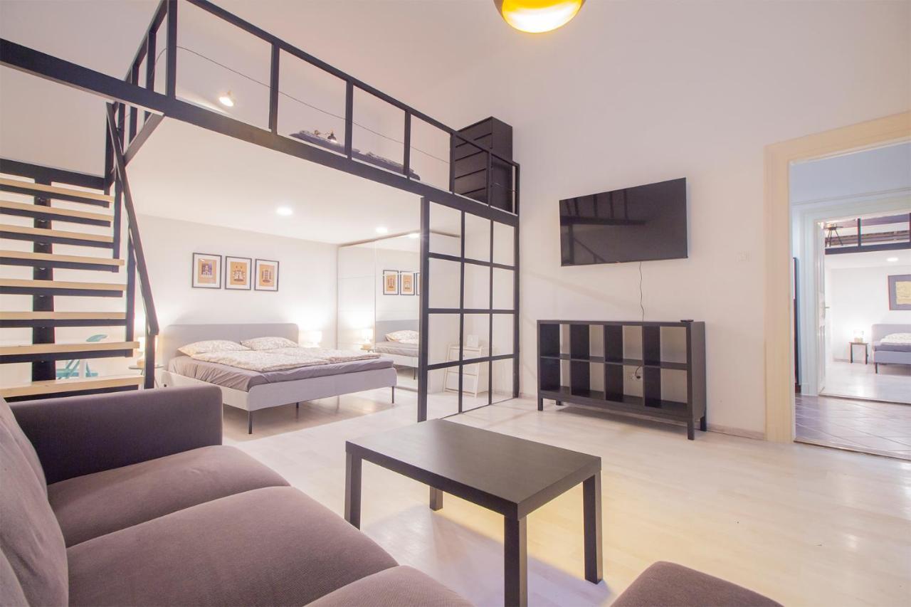 Industrial Double Loft Apartment Budapest Esterno foto